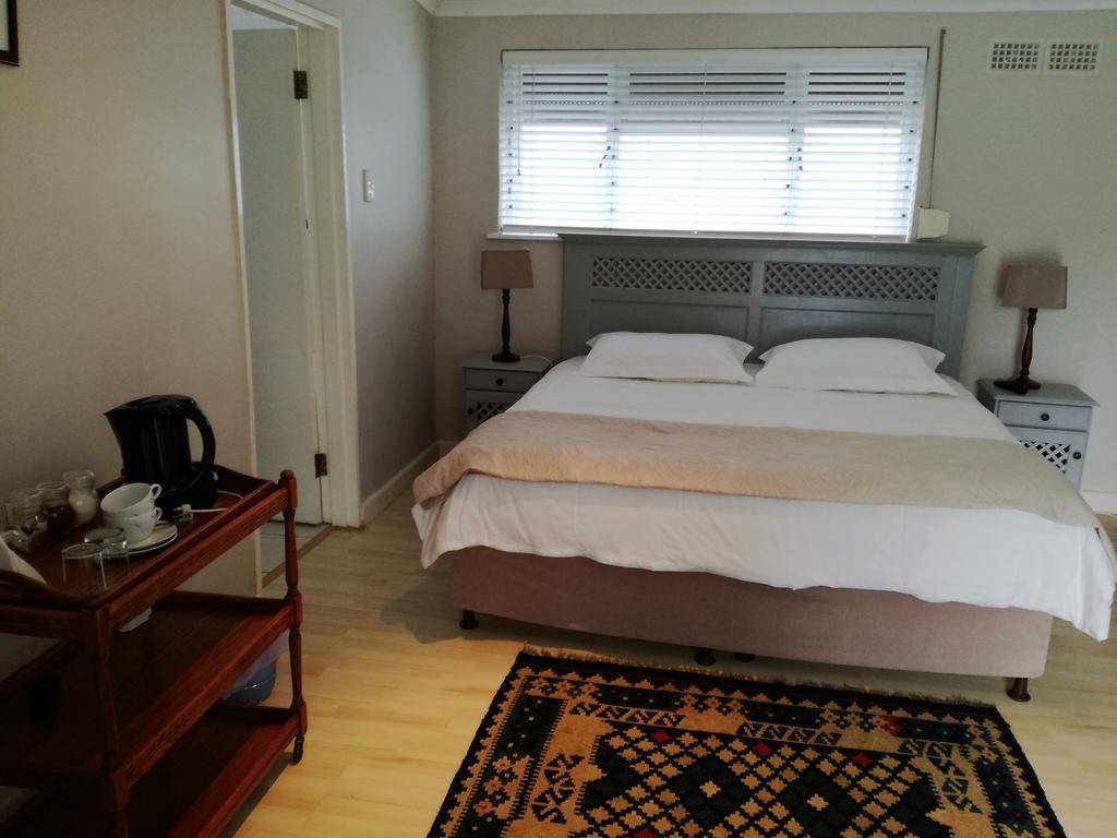 Livesey Lodge Guest House Hermanus Pokoj fotografie