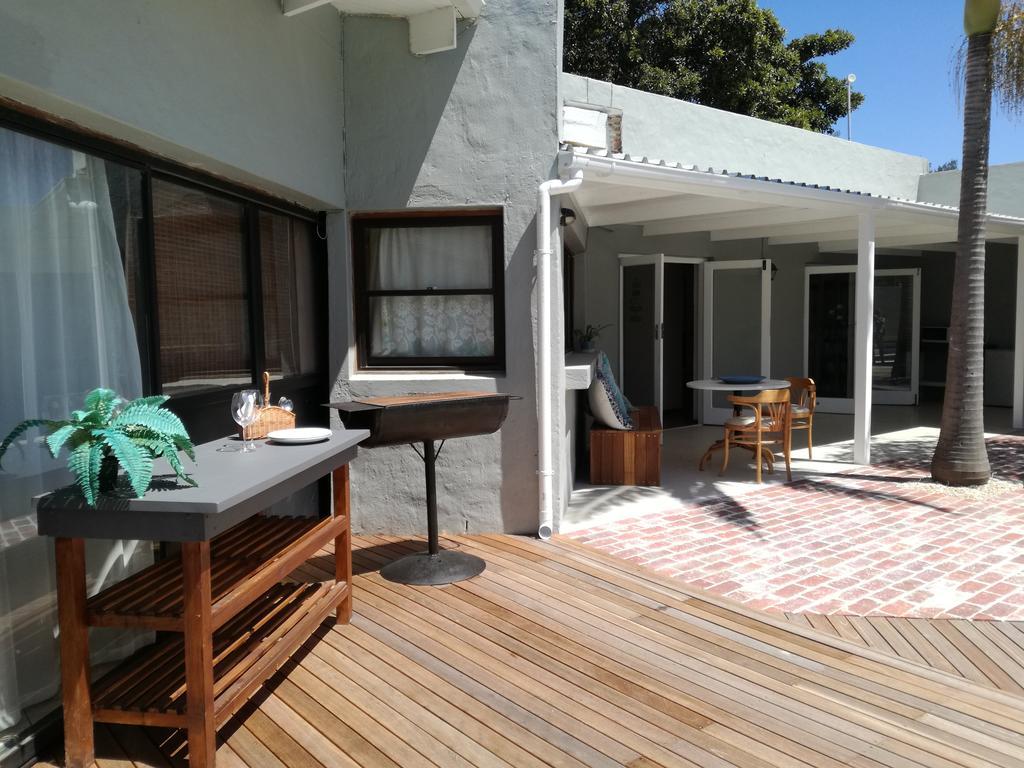 Livesey Lodge Guest House Hermanus Exteriér fotografie